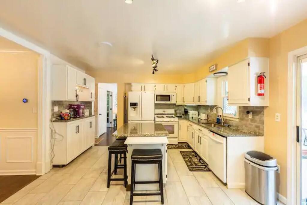 Lrge 5 Bedroom 9 Beds Near Dc-Pool, Hot Tub, Gym, Game Rm, Fire Pit โบวี ภายนอก รูปภาพ